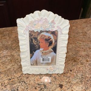 Vintage Cream Colored Picture Frame 3.5 x 5”